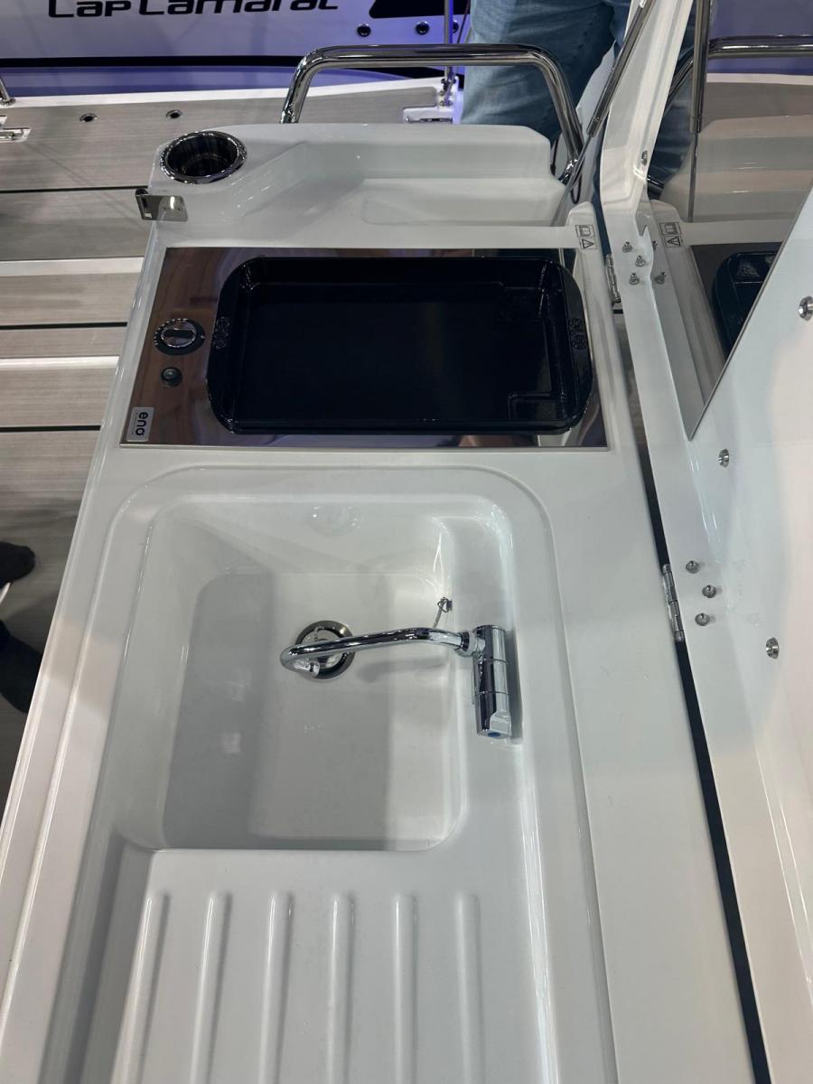 Jeanneau Cap Camarat 9.0CC S2 nieuw model! Dit schip is aanwezig op de Yamaha stand van hiswa te water 2026. — foto 17 van 33