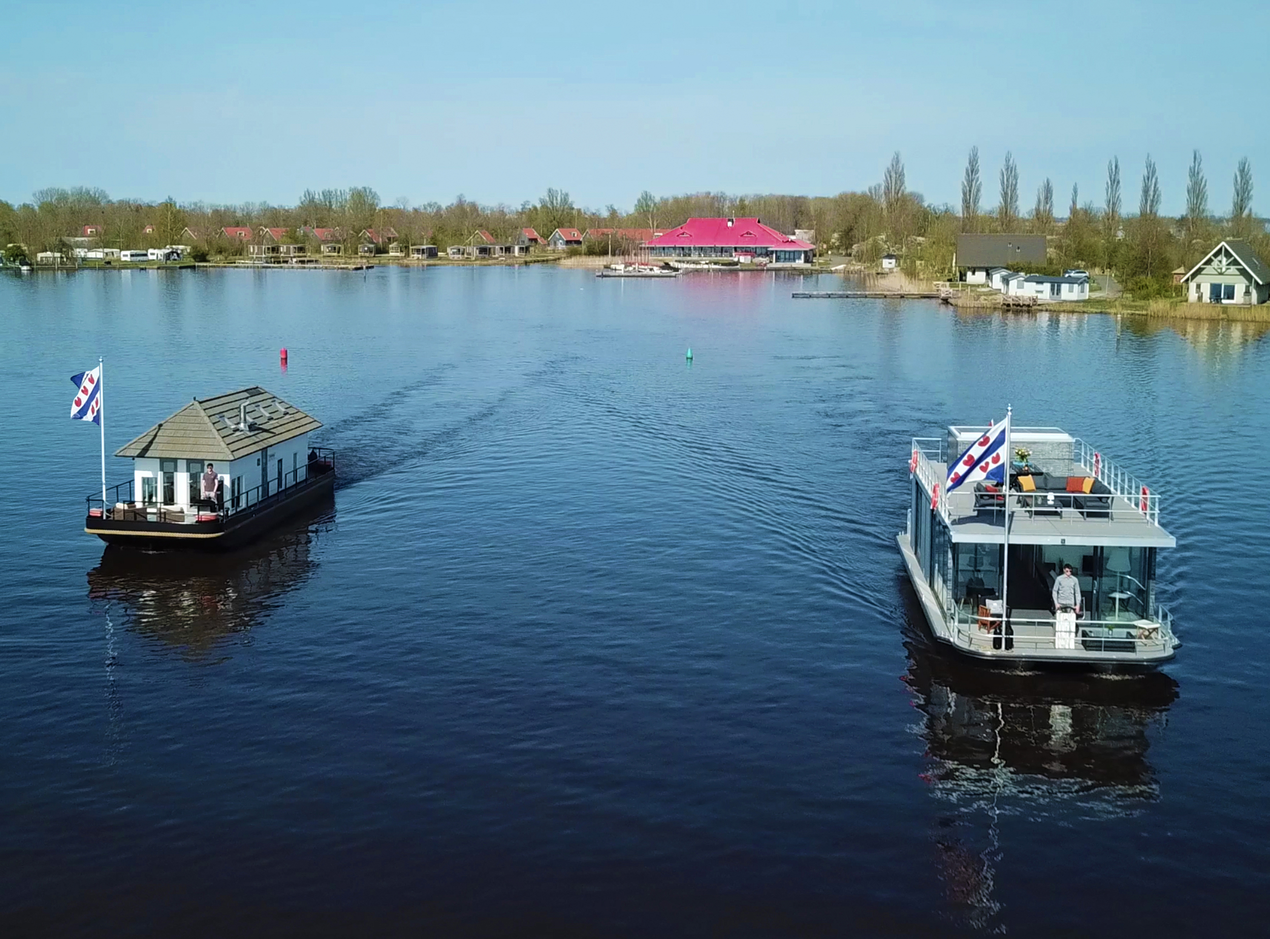 VaarAppartement 'Black Pearl' Houseboat - Panoramahut — foto 42 van 42
