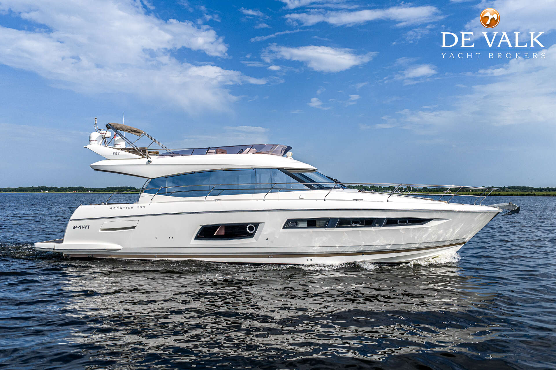 Prestige 550 Flybridge — foto 1 van 44