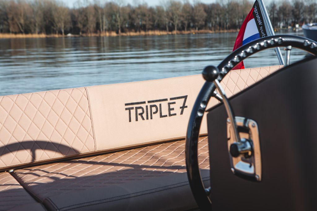 Triple 7 tender  — foto 4 van 22