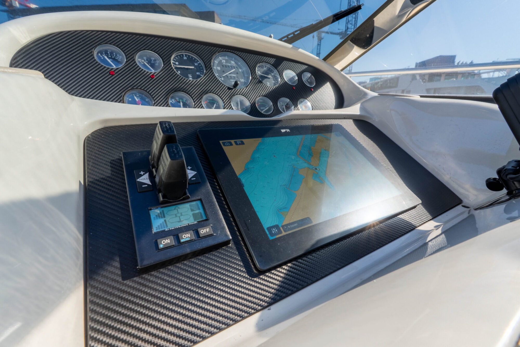 Sunseeker Camarque 47 Cabrio — foto 11 van 48