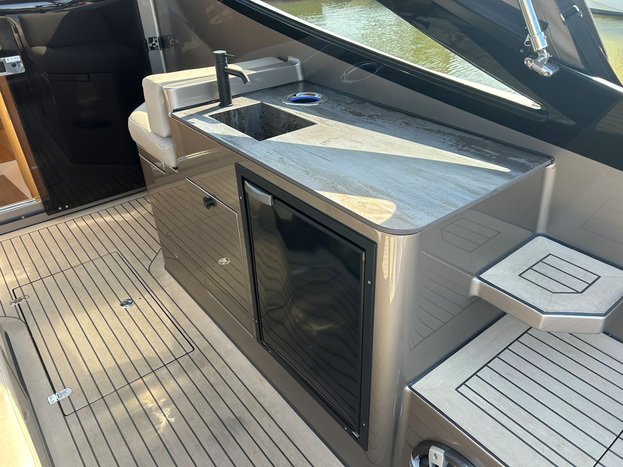 Sichterman T38 met Volvo Penta D4-300 DPI — foto 11 van 24