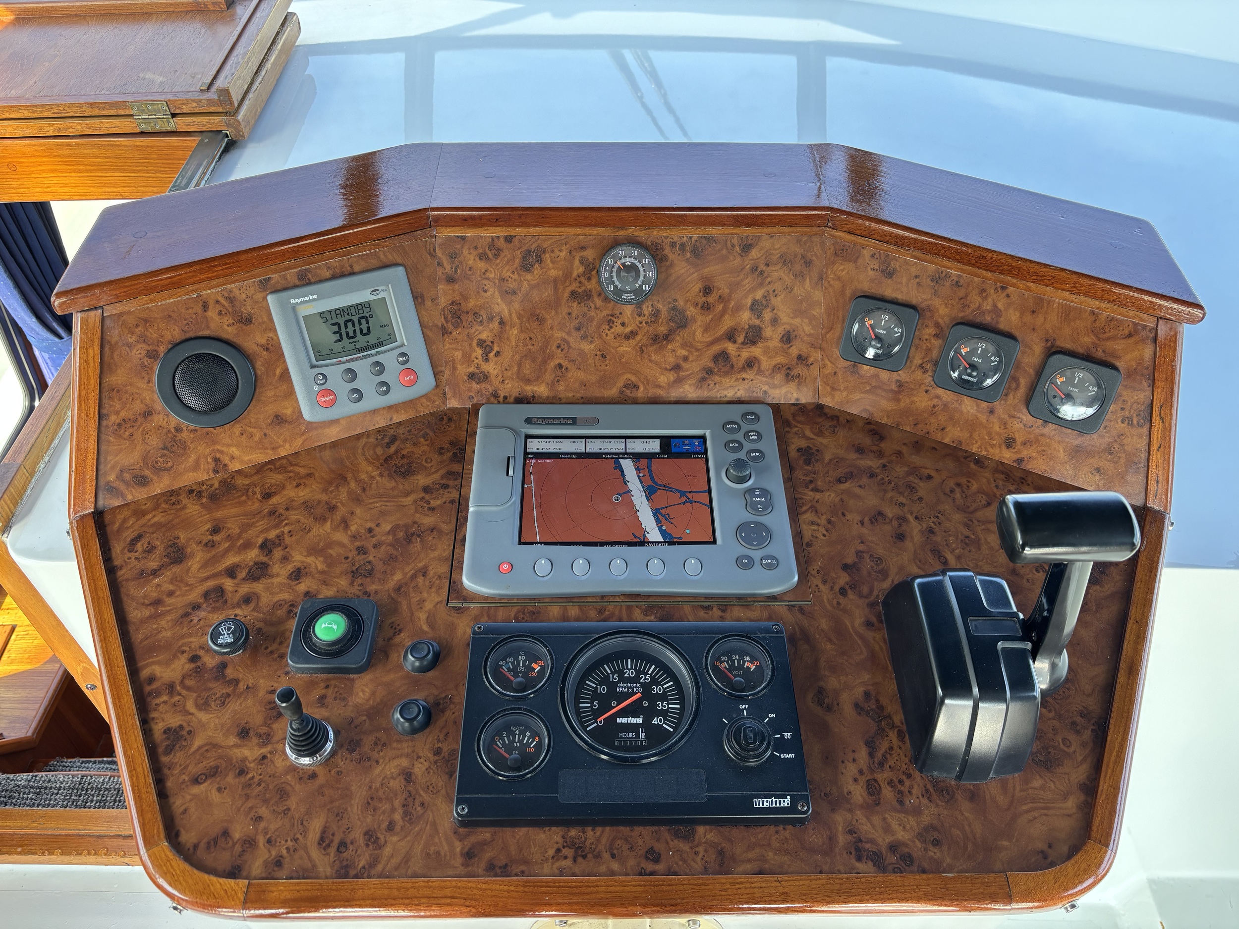 Explorer 45 — foto 11 van 31