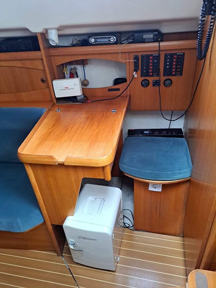 Yanmar Jeanneau - Sailing Yacht - GRP (Polyester) - 1999 - € 35.000 — foto 7 van 11