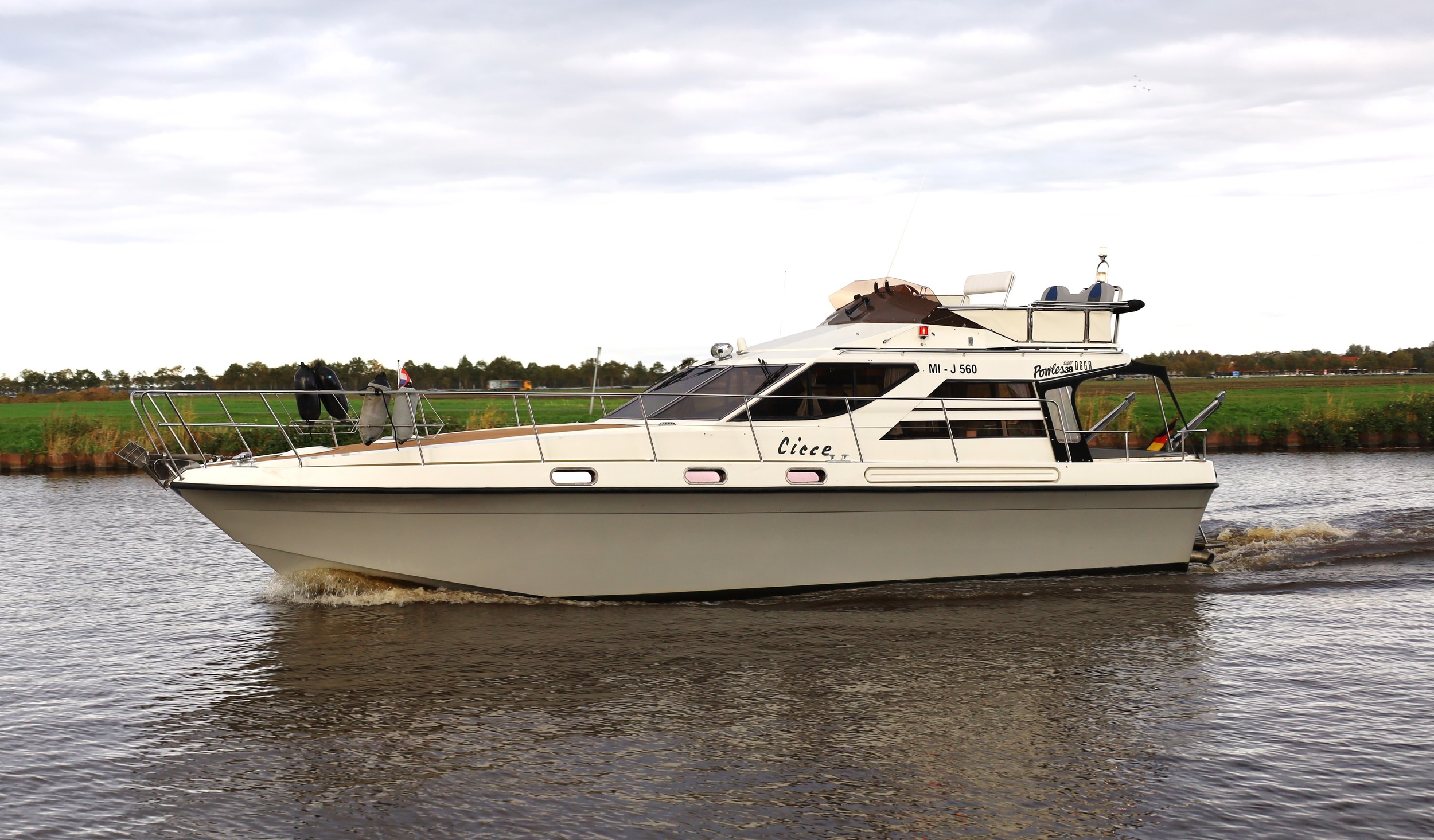 Powles Super 38 Express — foto 1 van 34