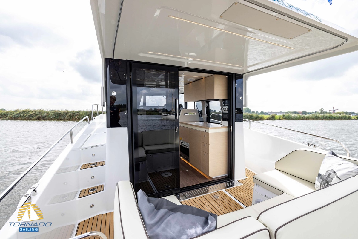 Delphia Yachts 10 Sedan Electric — foto 4 van 12
