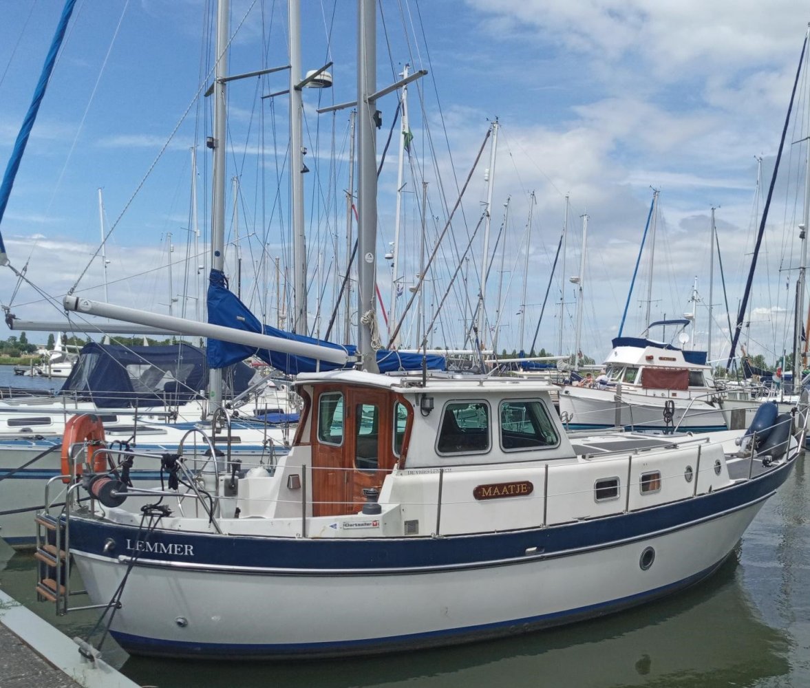 (Peugeot Indenor) Dartsailer - Motor Yacht - GRP (Polyester) - 1985 - € 18.000
