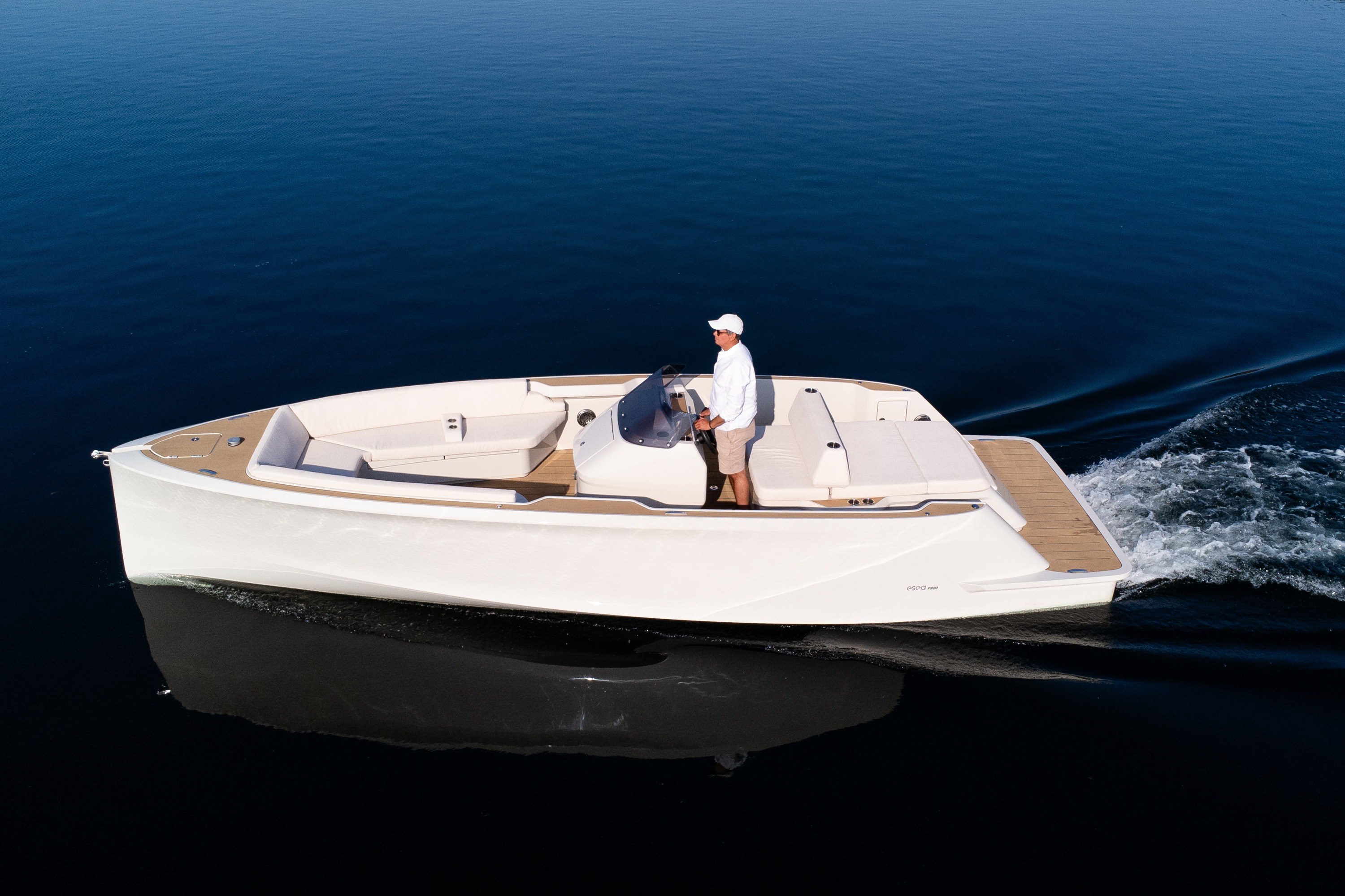 Tender Esea F800 — foto 20 van 35