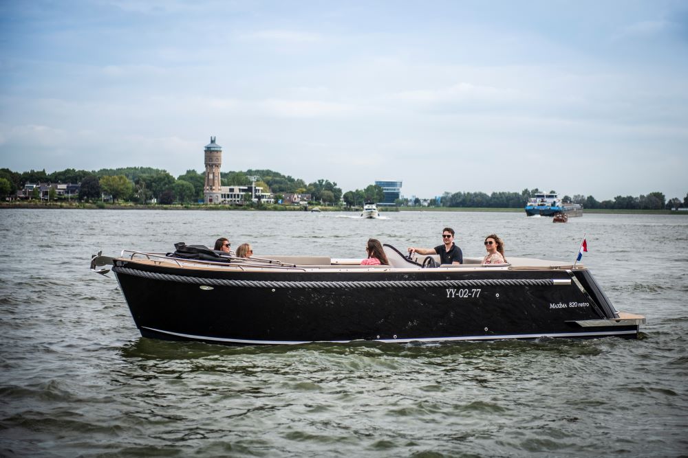 Nieuwe Maxima 820 retro — foto 3 van 12