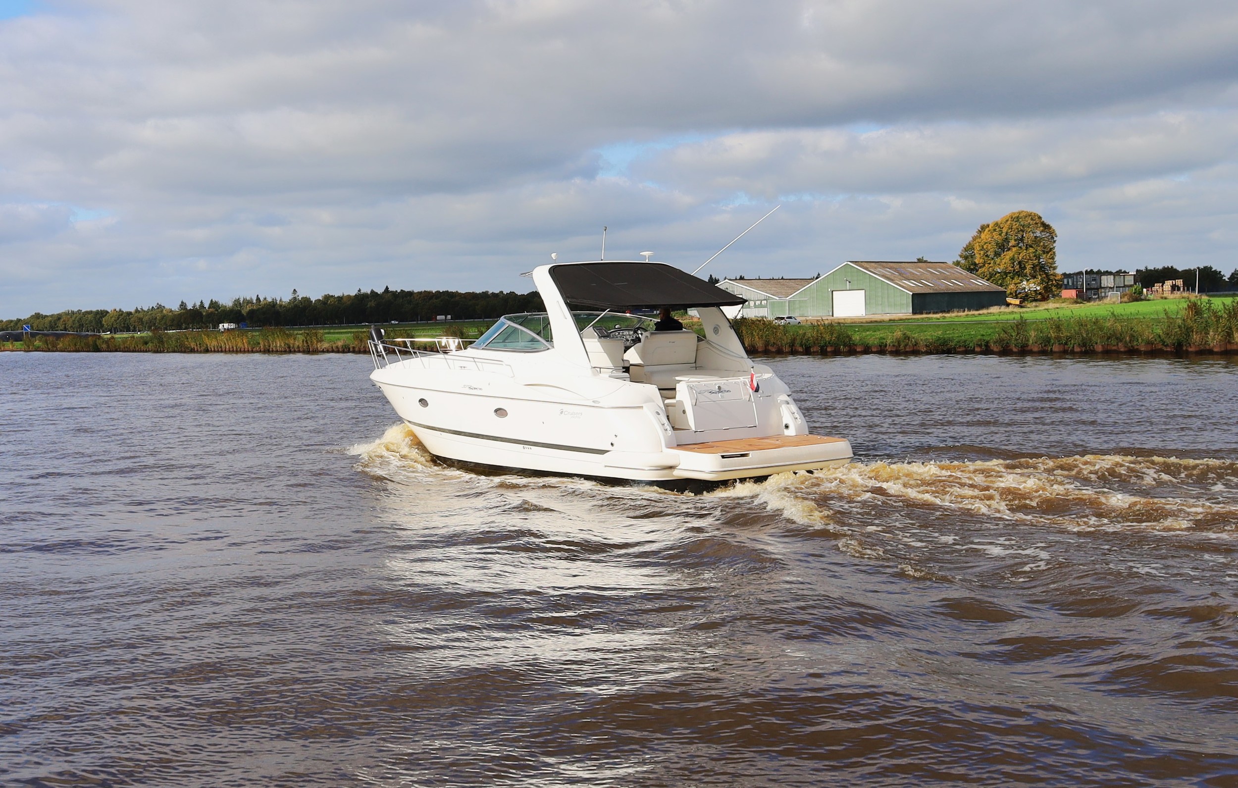 Cruiser Yachts 370 Express — foto 4 van 31