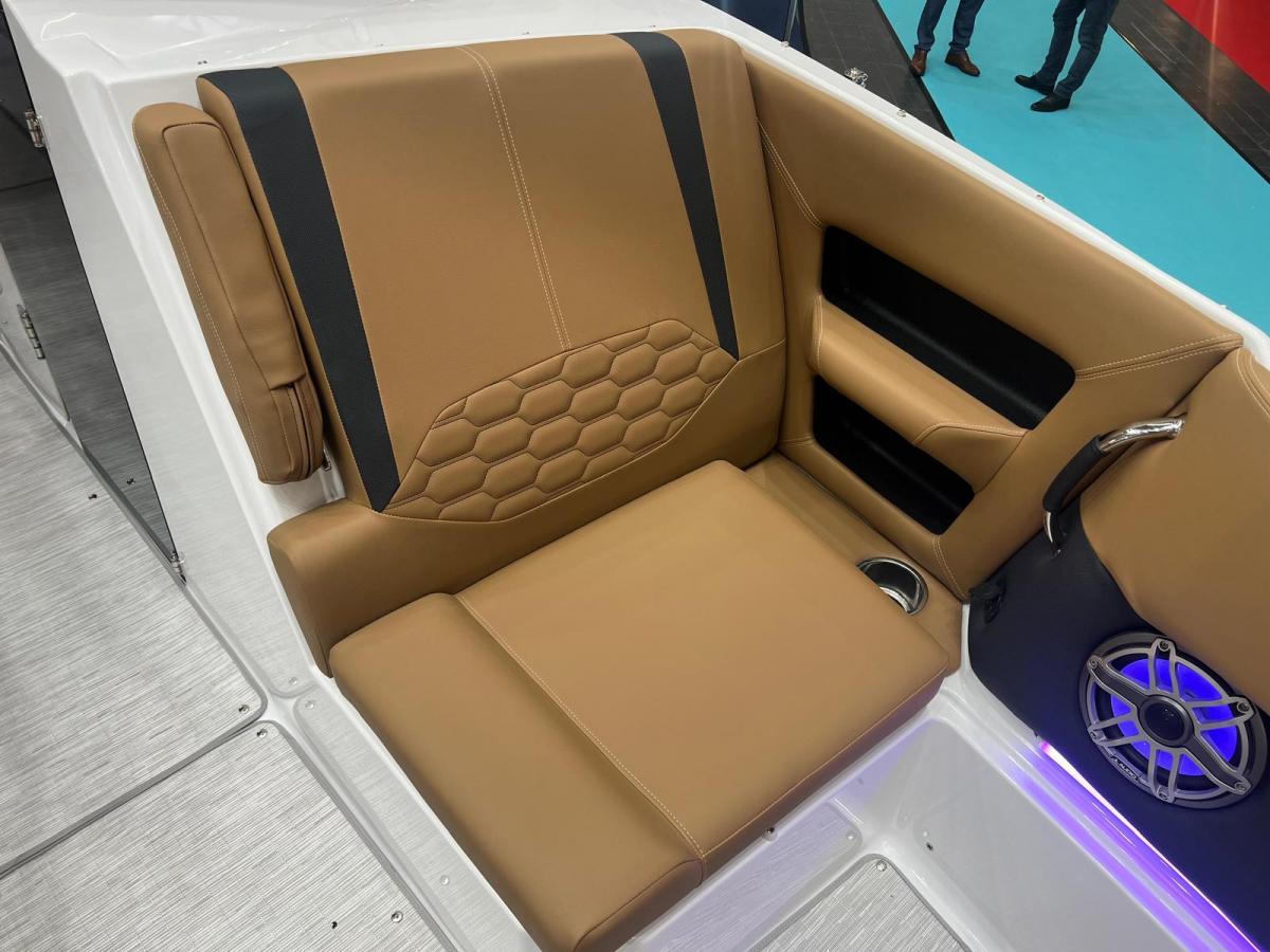 Four Winns H9 Bowrider — foto 7 van 33
