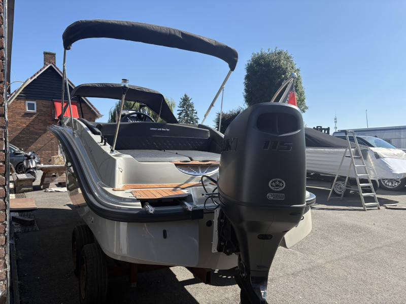 Corsiva 605 Tender  | 115 pk Suzuki — foto 8 van 12