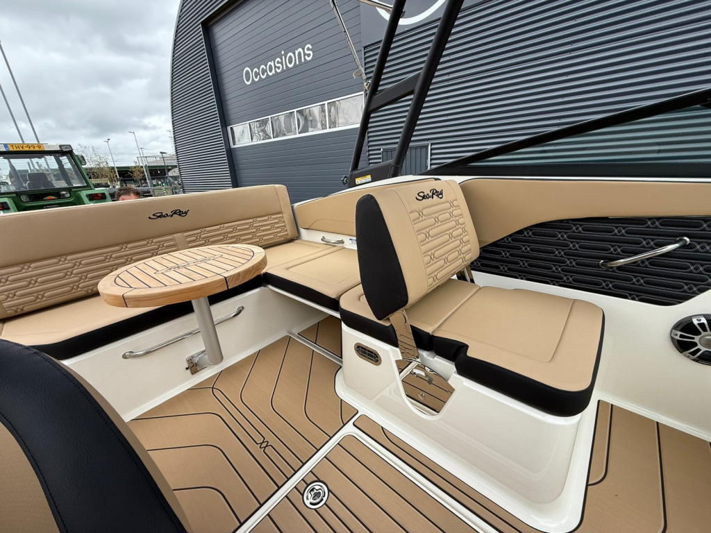 Sea Ray 210 spx — foto 37 van 38