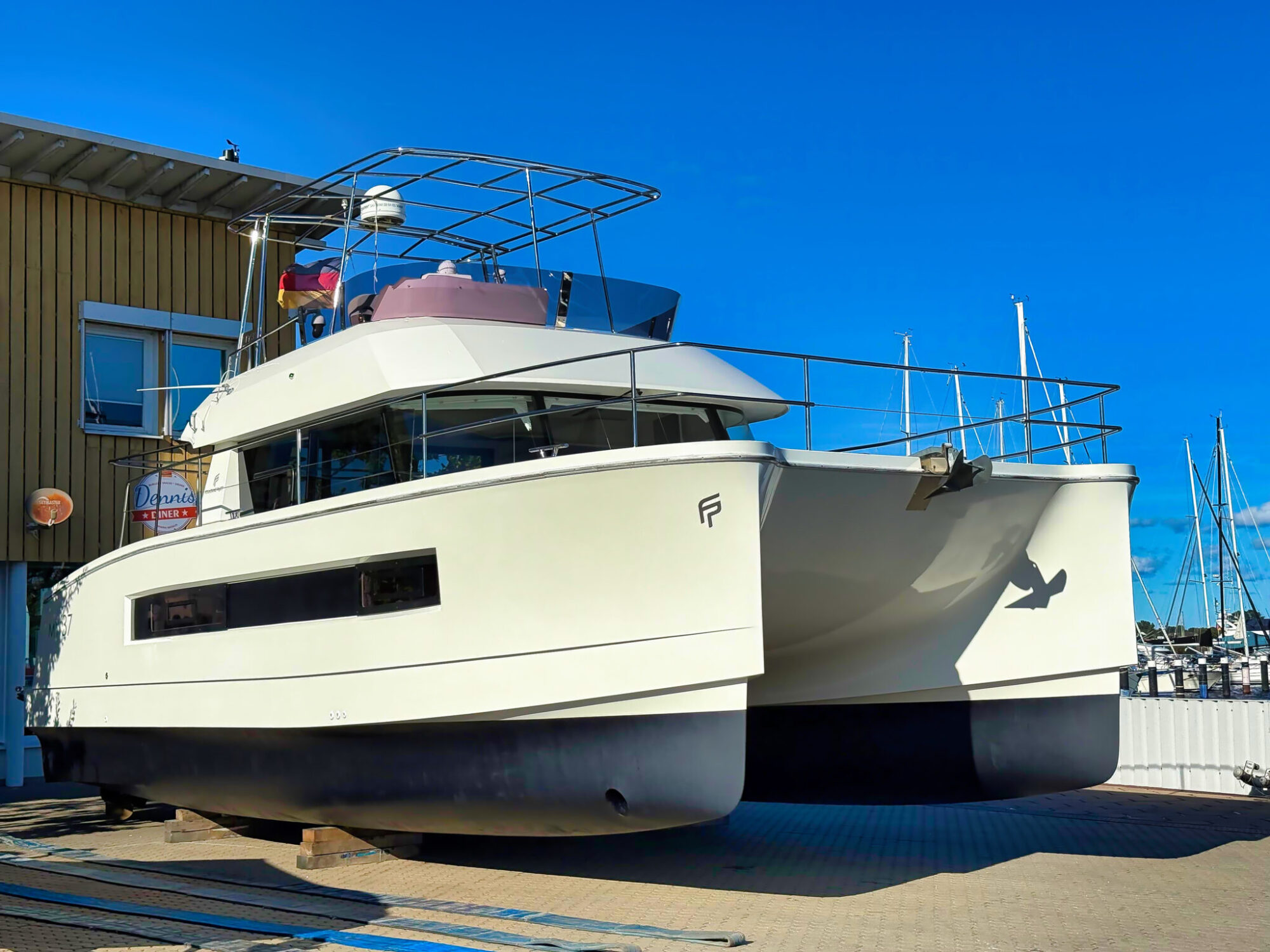 Fountaine Pajot Motorcatamaran MY 37 — foto 1 van 44