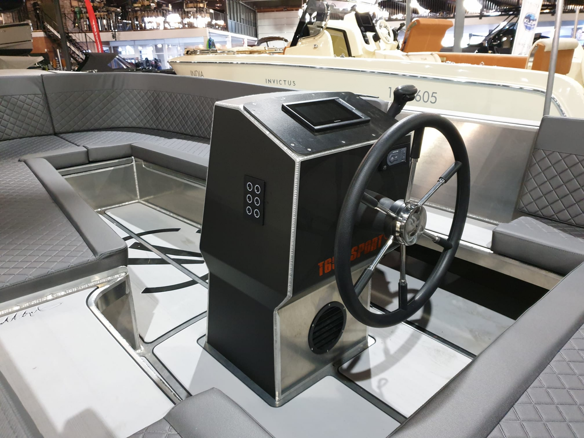 Van Vossen VanVossen Tender 650 sport R met Mercury 225 pk V6! — foto 7 van 12