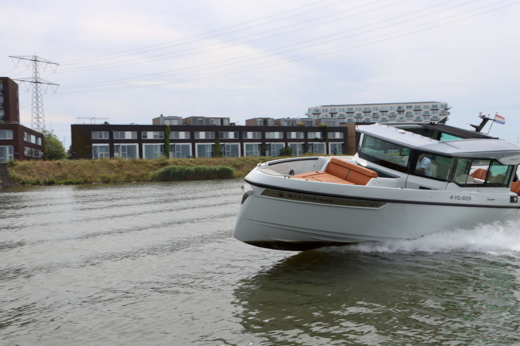 Saxdor Yachts320 GTC