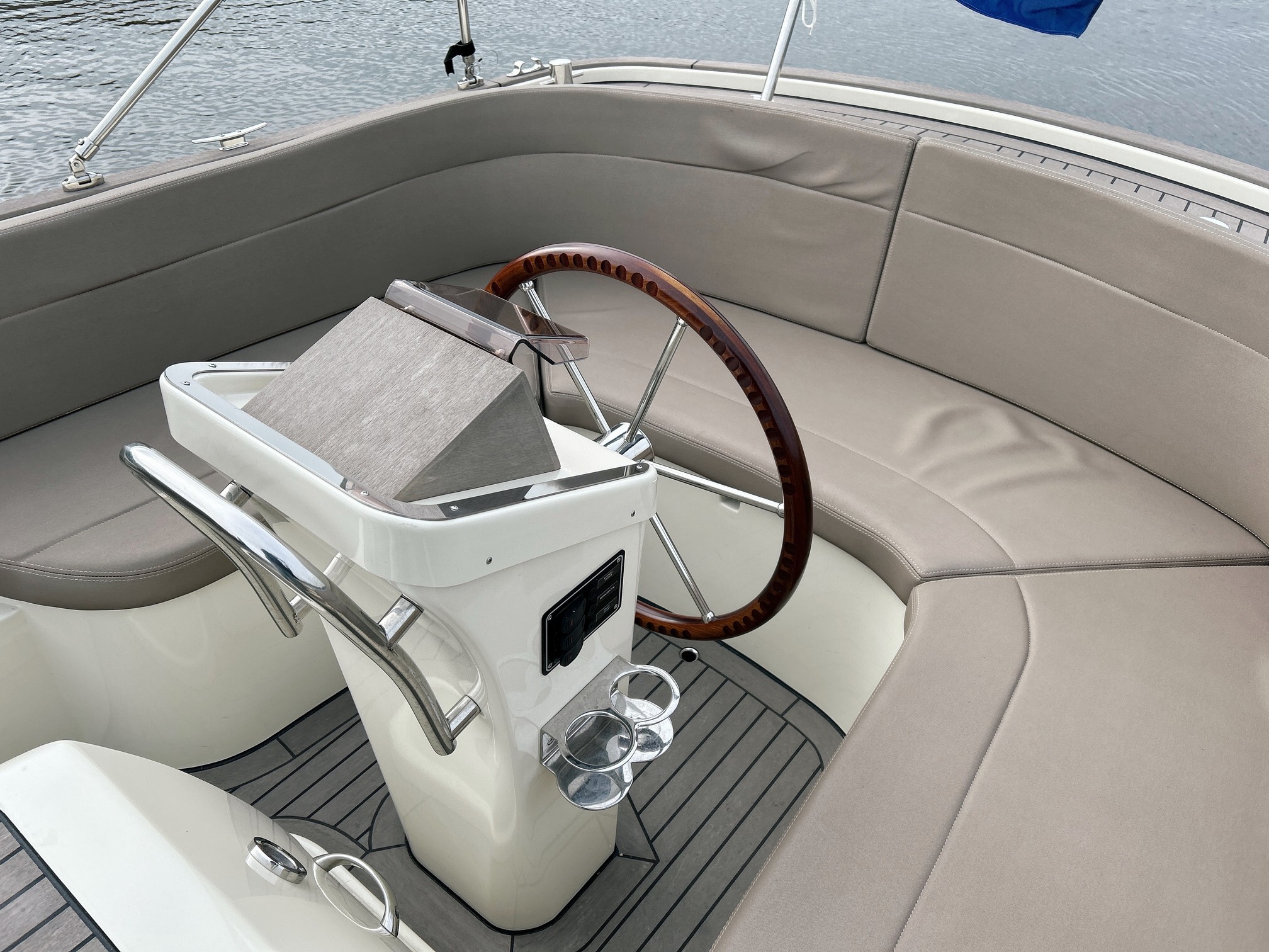 Antaris Fifty5 — foto 12 van 12
