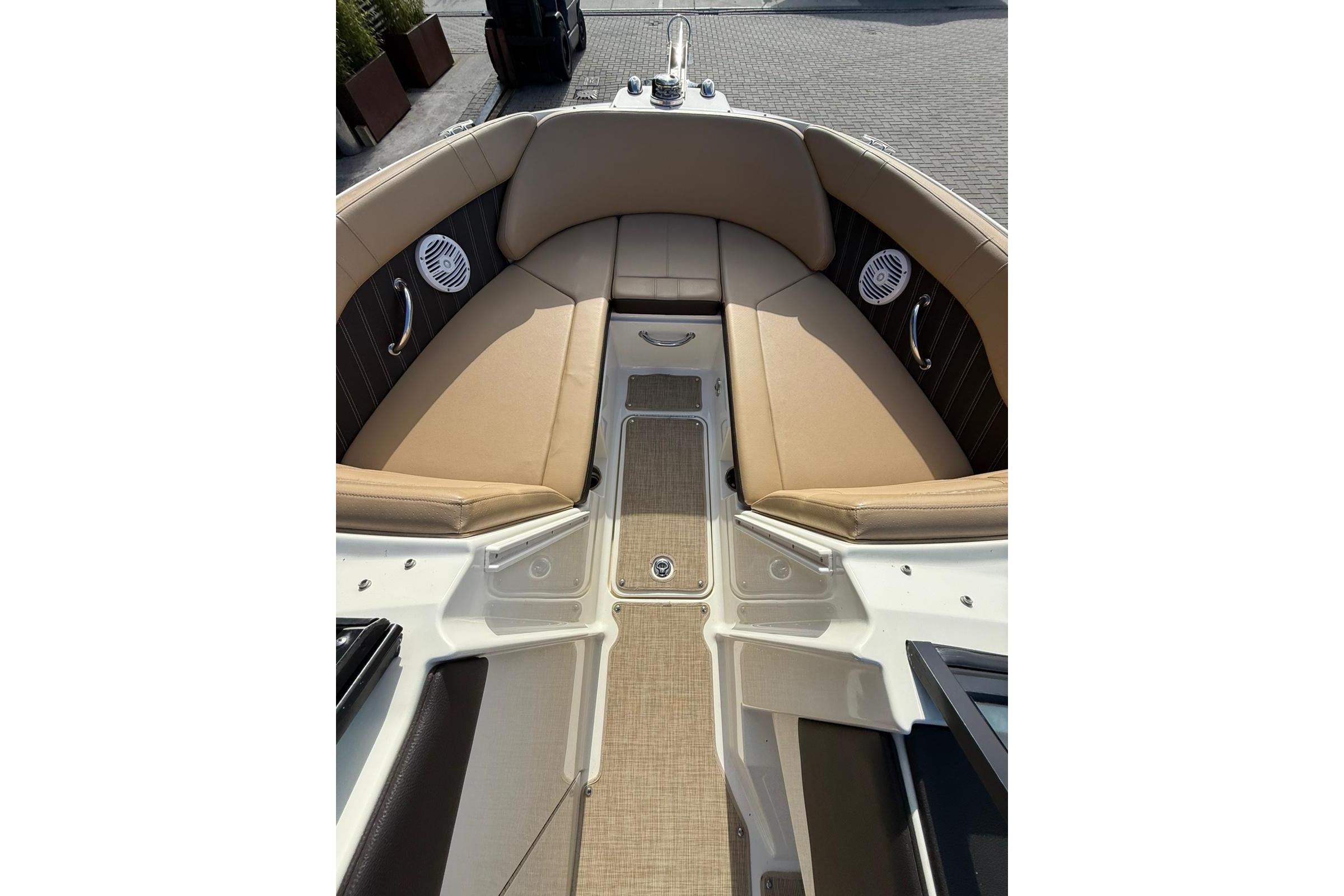 Sea Ray SPX 230 — foto 26 van 47