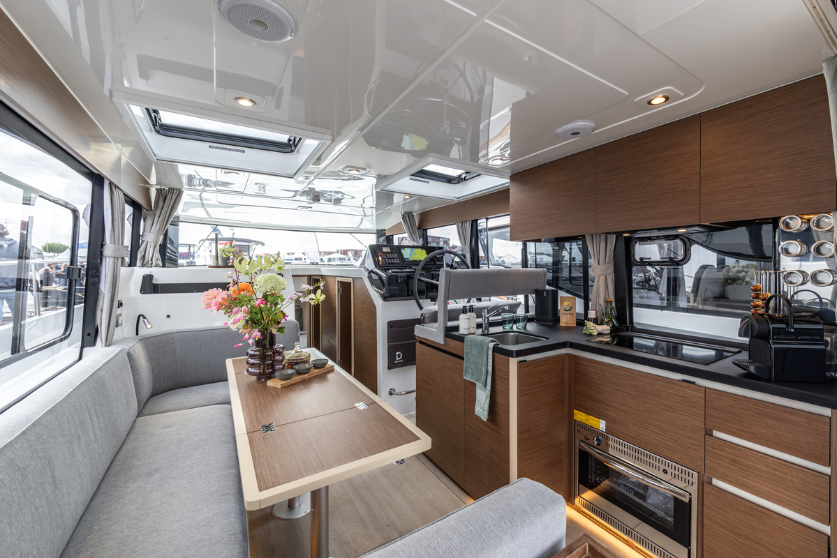 Delphia Yachts Delphia 11 Sedan (Tornado Dutch Design) — foto 4 van 12