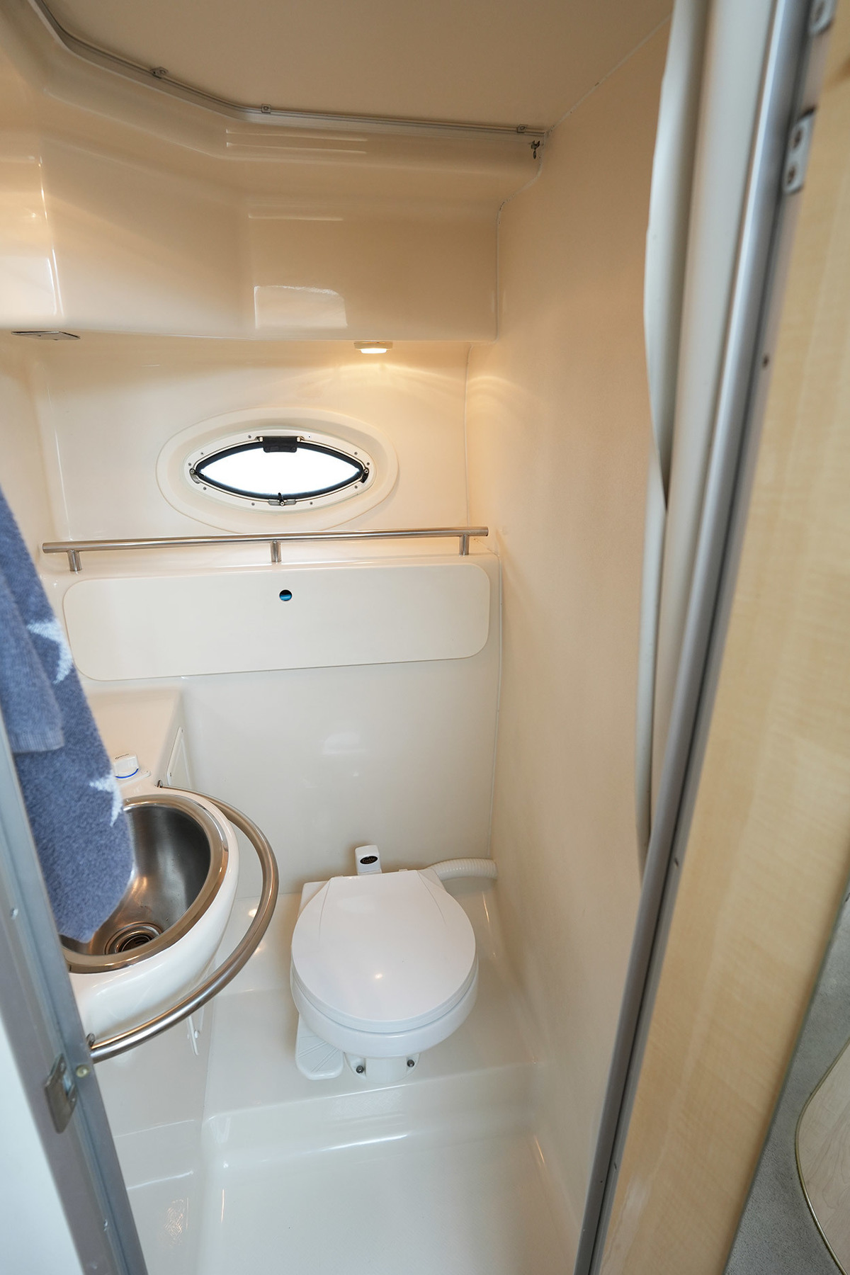 Maxum 3300 SCR — foto 27 van 44