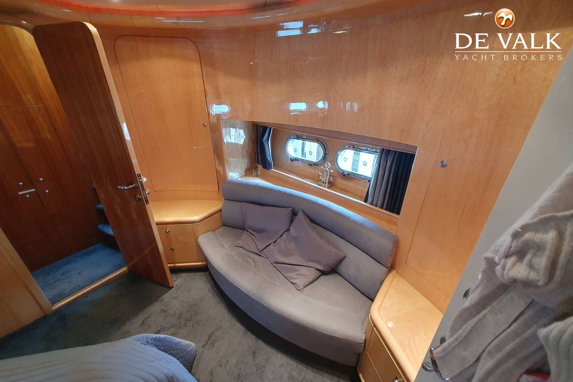 Elegance 72 — foto 36 van 40
