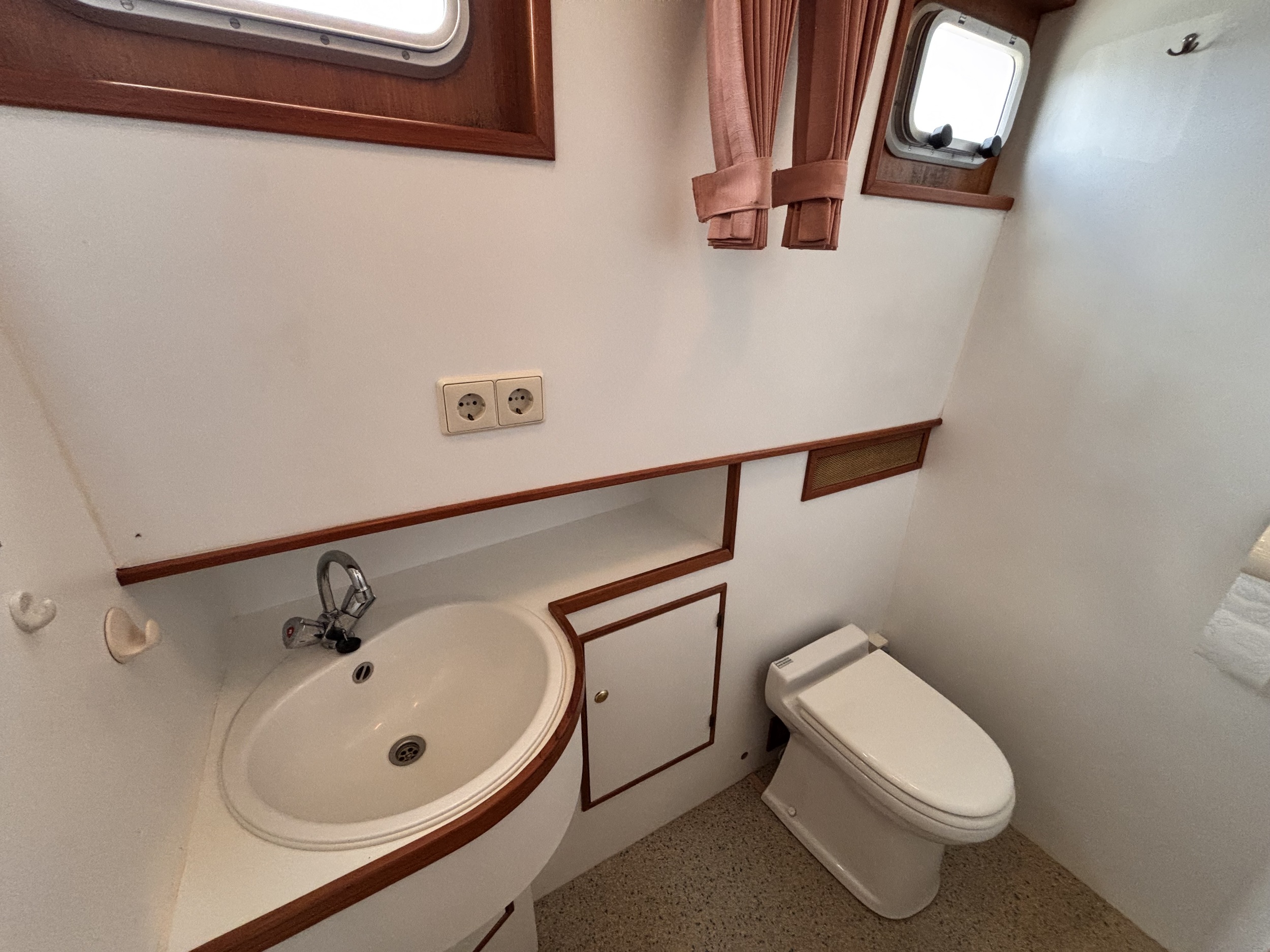 Alm Trawler 13.20 AD — foto 26 van 32
