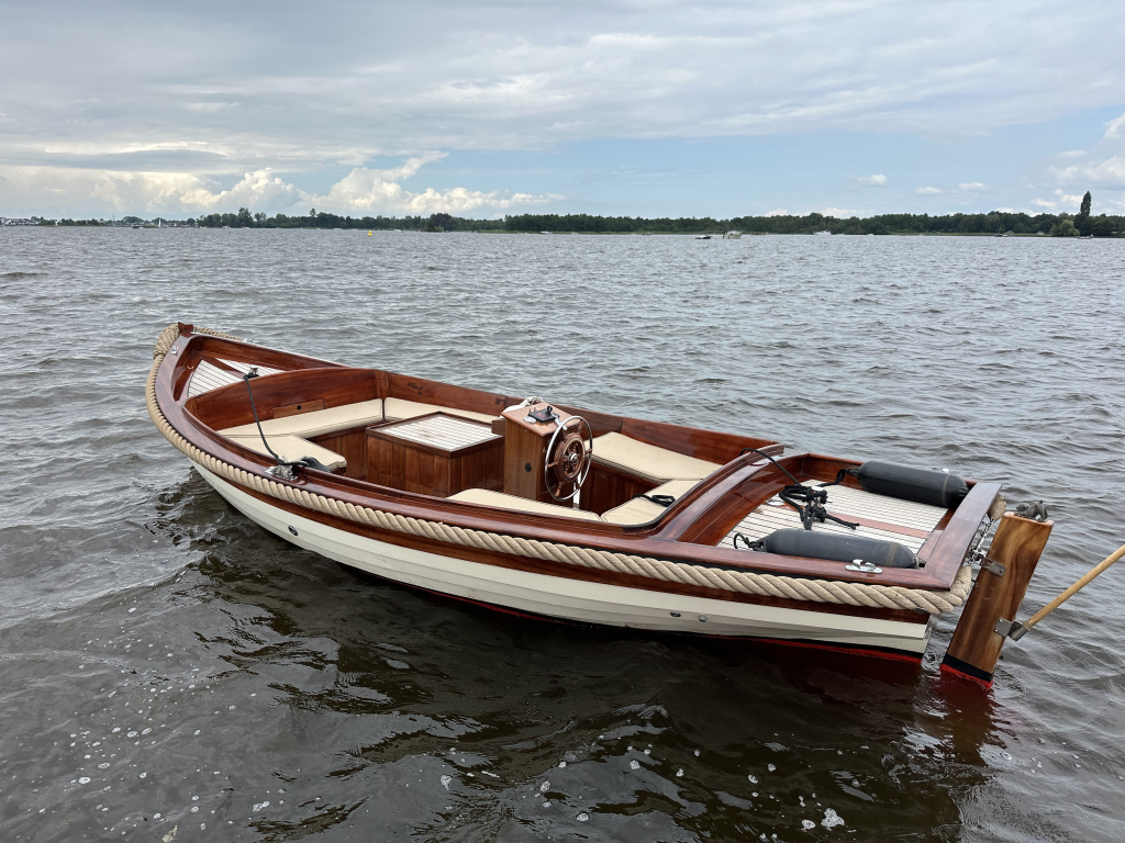 Unieke klassieke Spiegelsloep type ' Kapiteinssloep ' met Vetus inboard diesel — foto 6 van 22