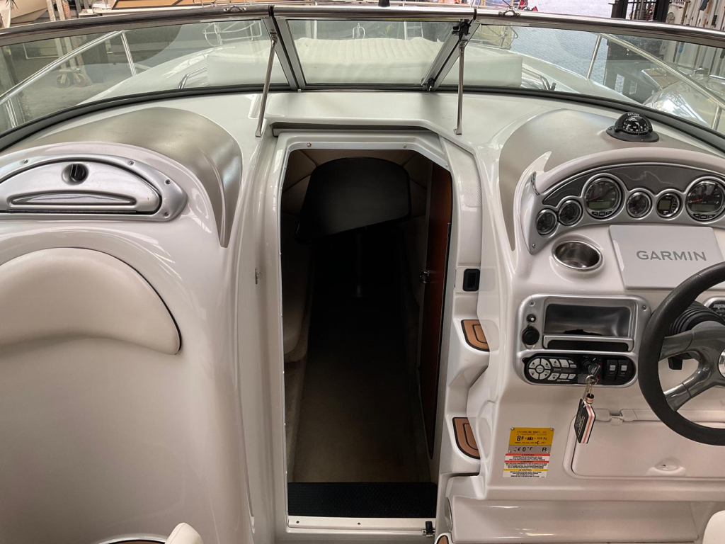 Crownline 275 CCR — foto 17 van 33