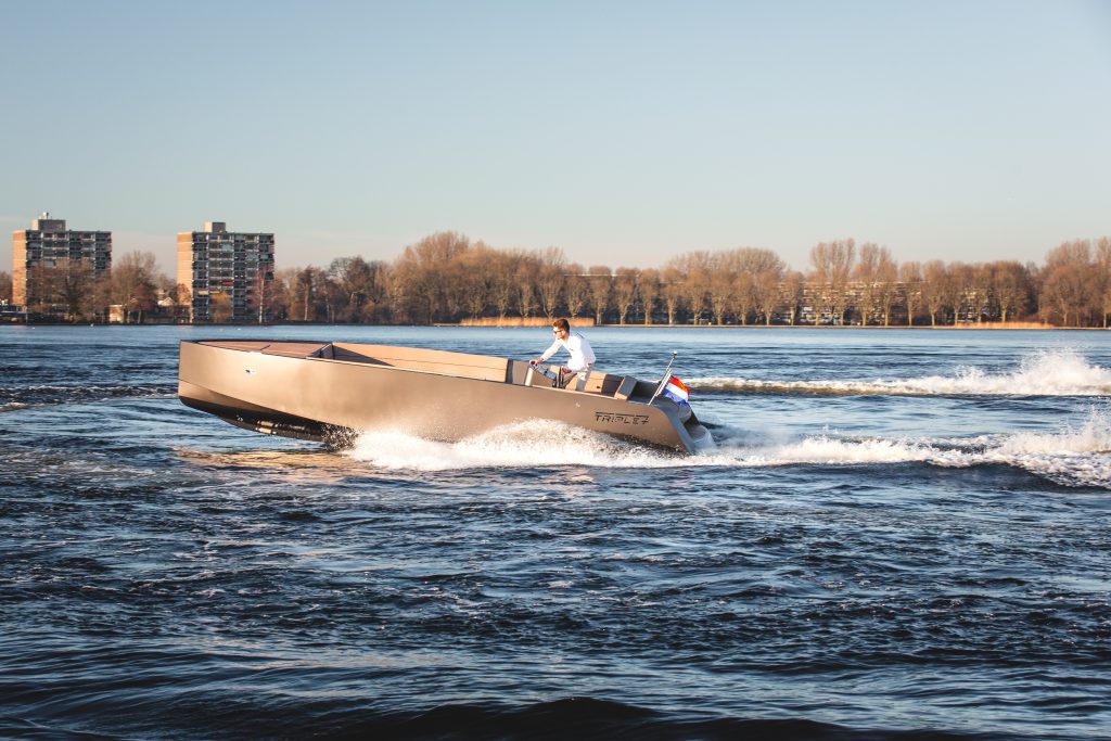 Triple 7 tender  — foto 1 van 22