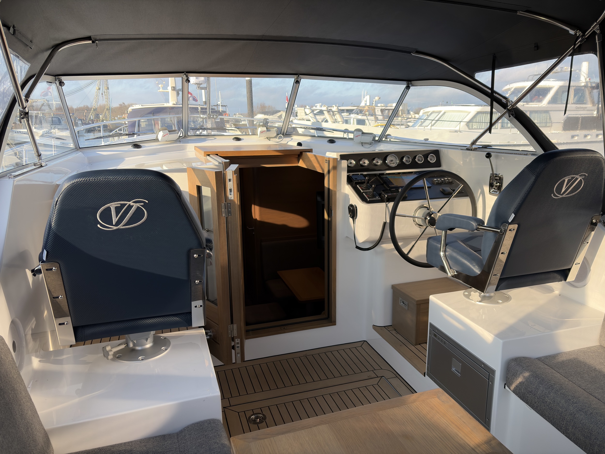 Vedette 37 Cabin Comfort Line — foto 10 van 28