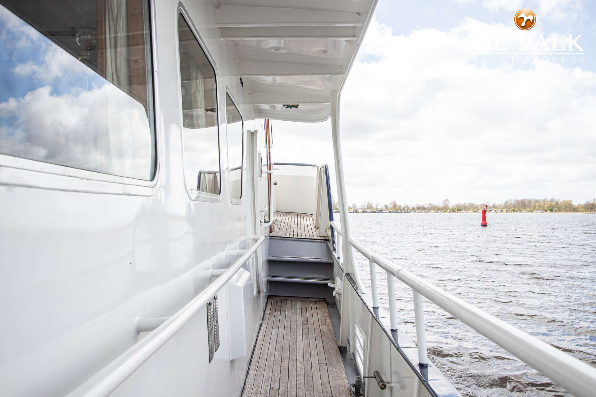 Round Bilged Motor Kotter — foto 14 van 44
