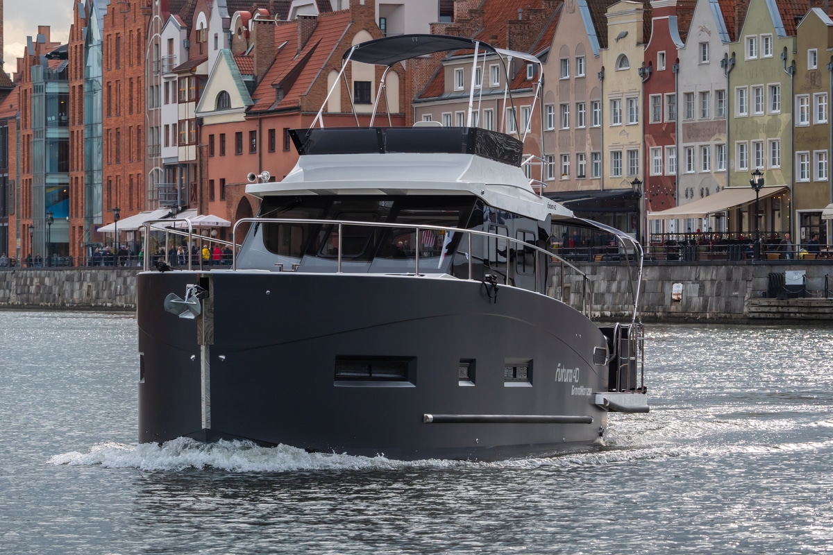 Model Cobra Yachts Futura 40 Grand Horizon — foto 6 van 12