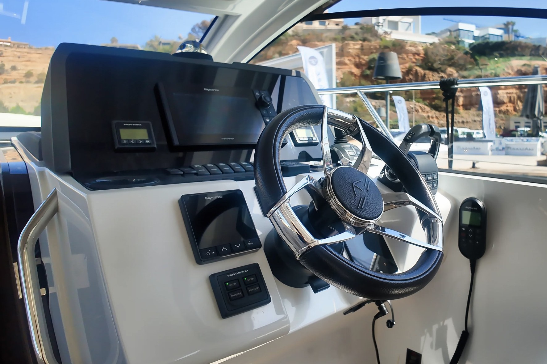 Sealine S335 — foto 6 van 28