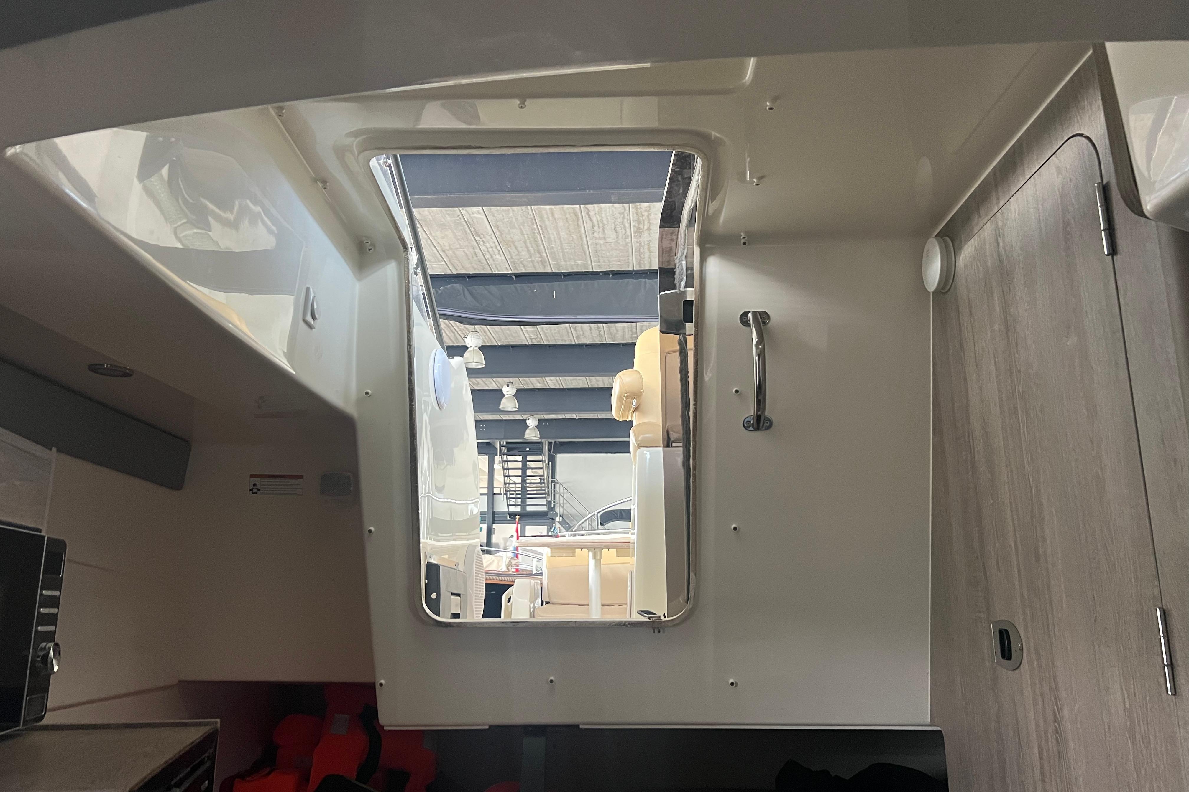 Quicksilver Activ 875 Sundeck — foto 20 van 20