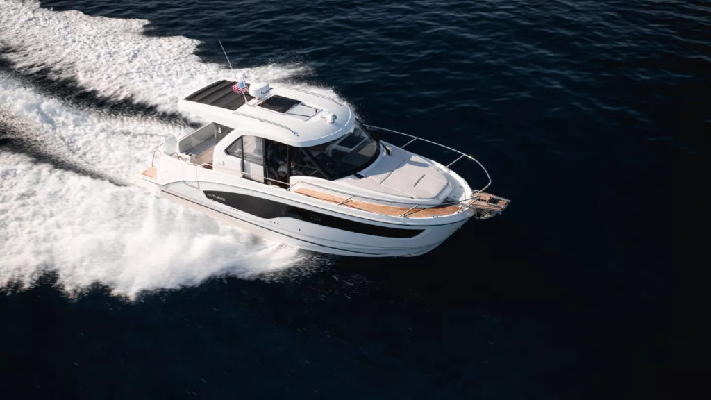 Beneteau Antares 9 | Nieuw samenstellen vanaf €165.286,- — foto 2 van 20