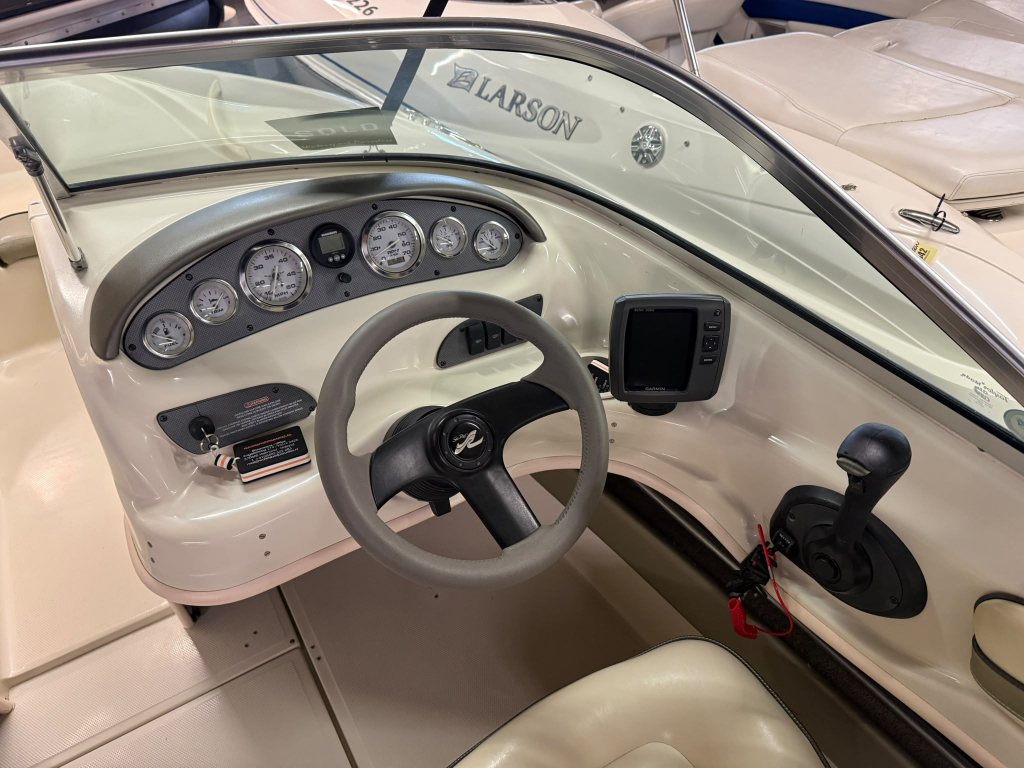 Sea Ray 185 Sport — foto 11 van 16