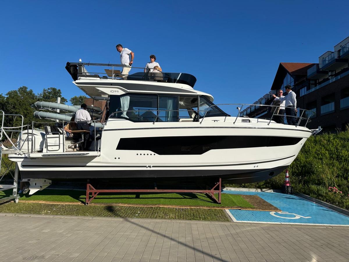 Jeanneau Merry Fisher 1095 FLY Serie 2 — foto 2 van 46