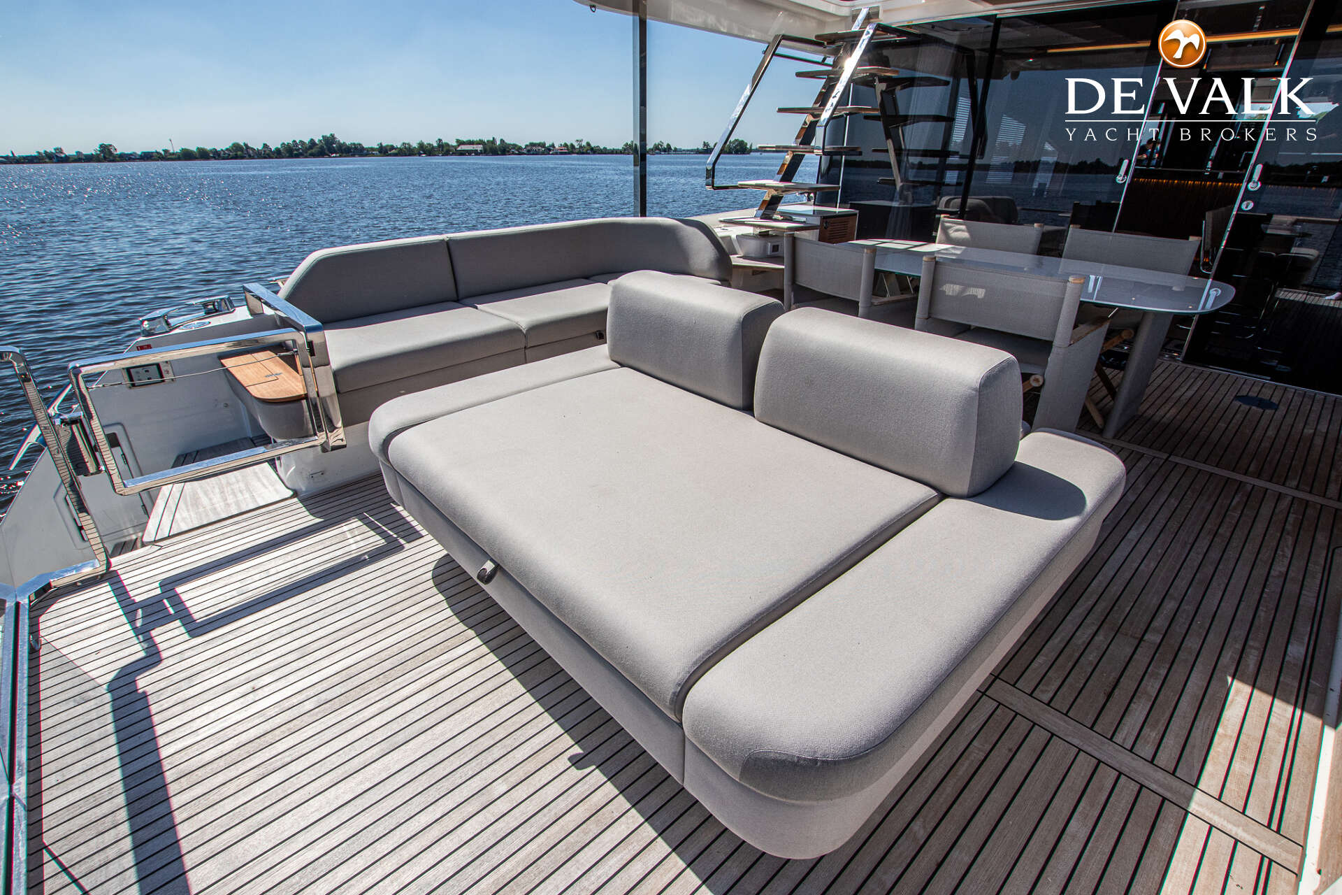 Prestige X70 — foto 15 van 44
