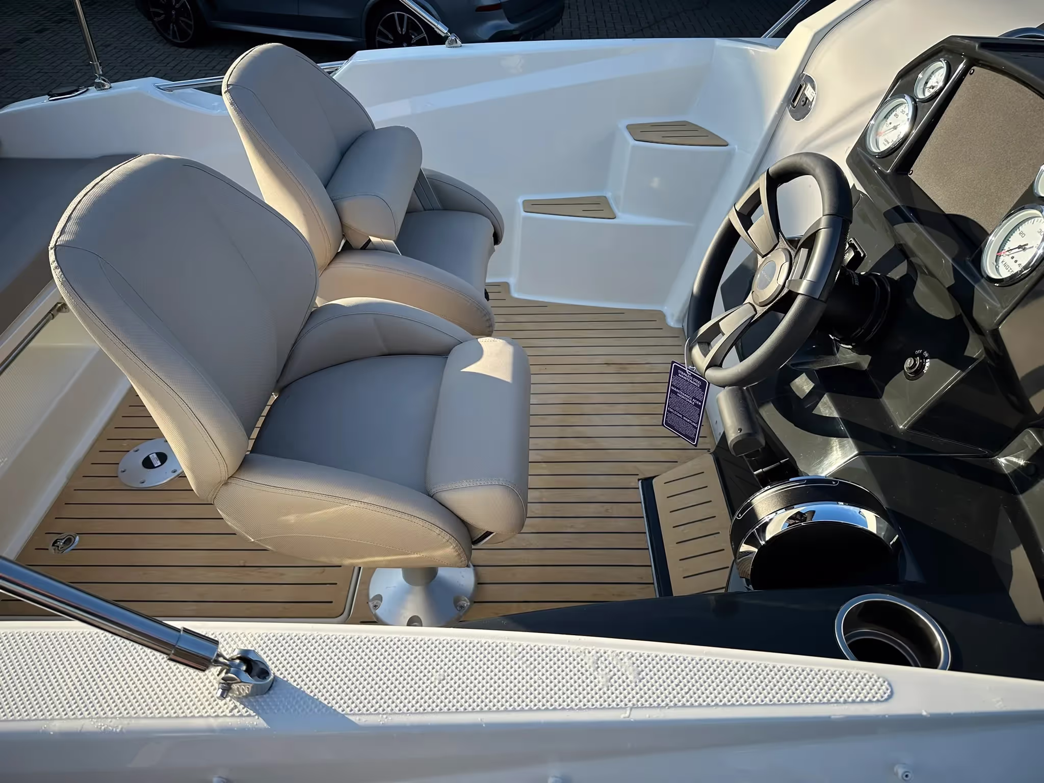 Quicksilver 555 Cabin — foto 9 van 12