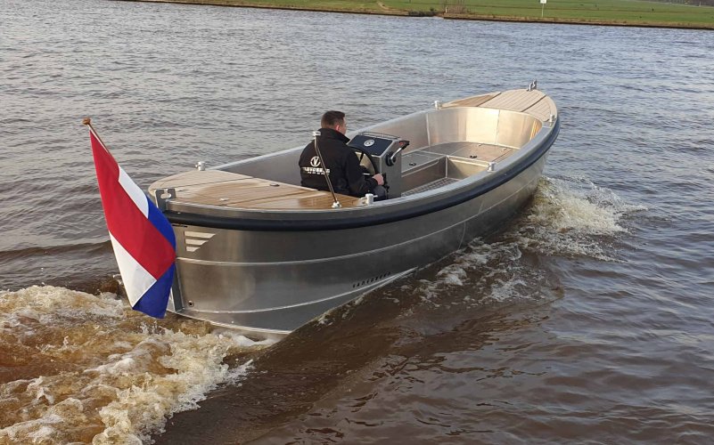 Van Vossen 600 Sloep DE GROOTSTE SLOEPENSHOWROOM VAN NEDERLAND — foto 5 van 8
