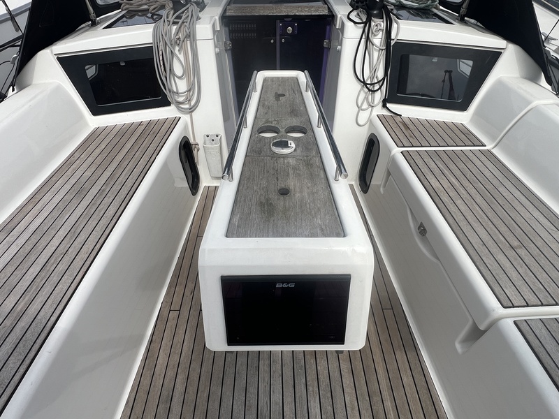 Dufour 360 GL — foto 37 van 46