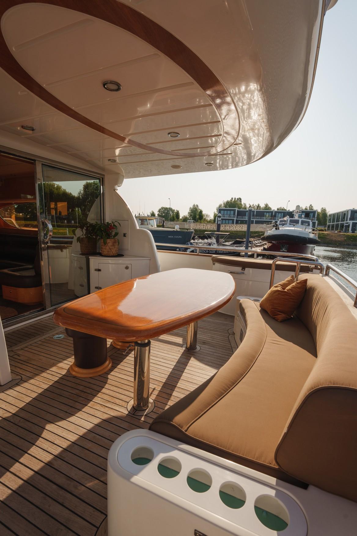 Elegance 54 — foto 14 van 75