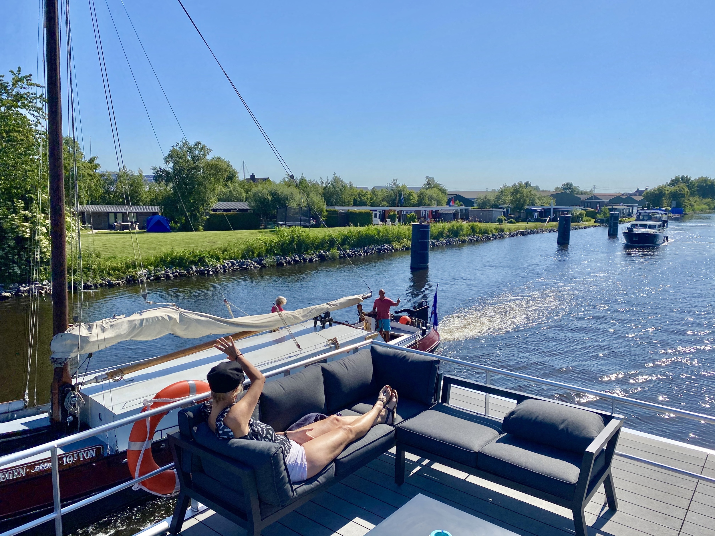 VaarAppartement 'Black Pearl' Houseboat - Panoramahut — foto 26 van 42