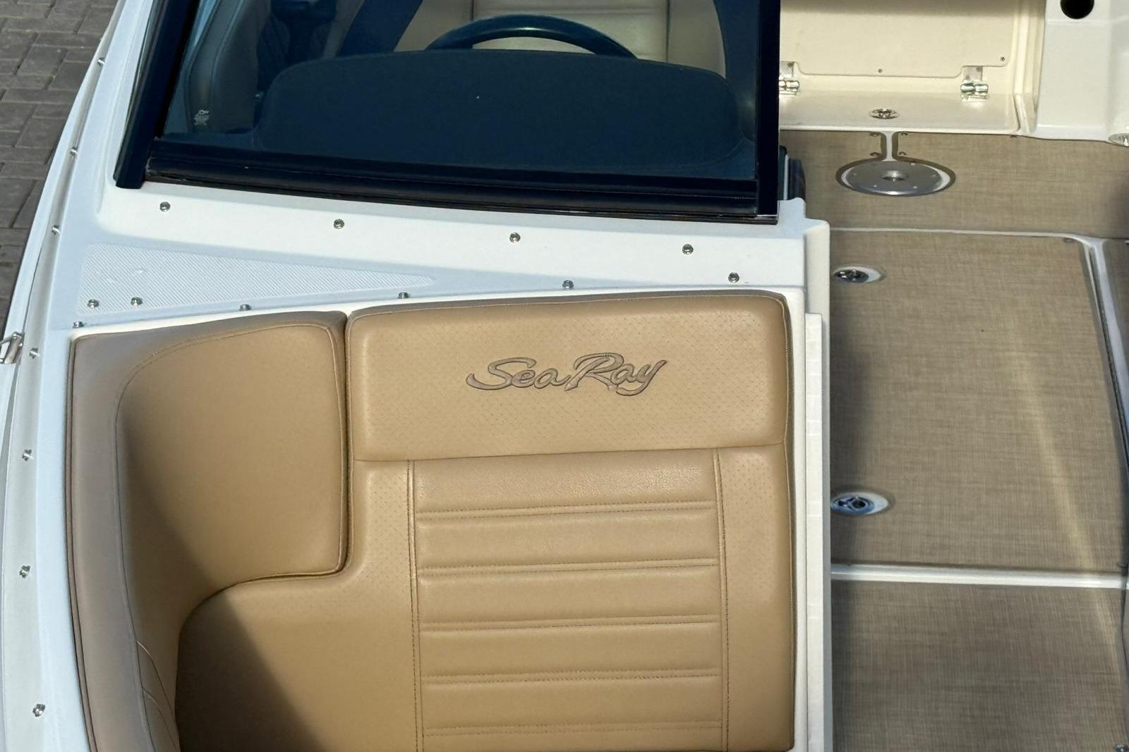 Sea Ray SPX 230 — foto 14 van 47