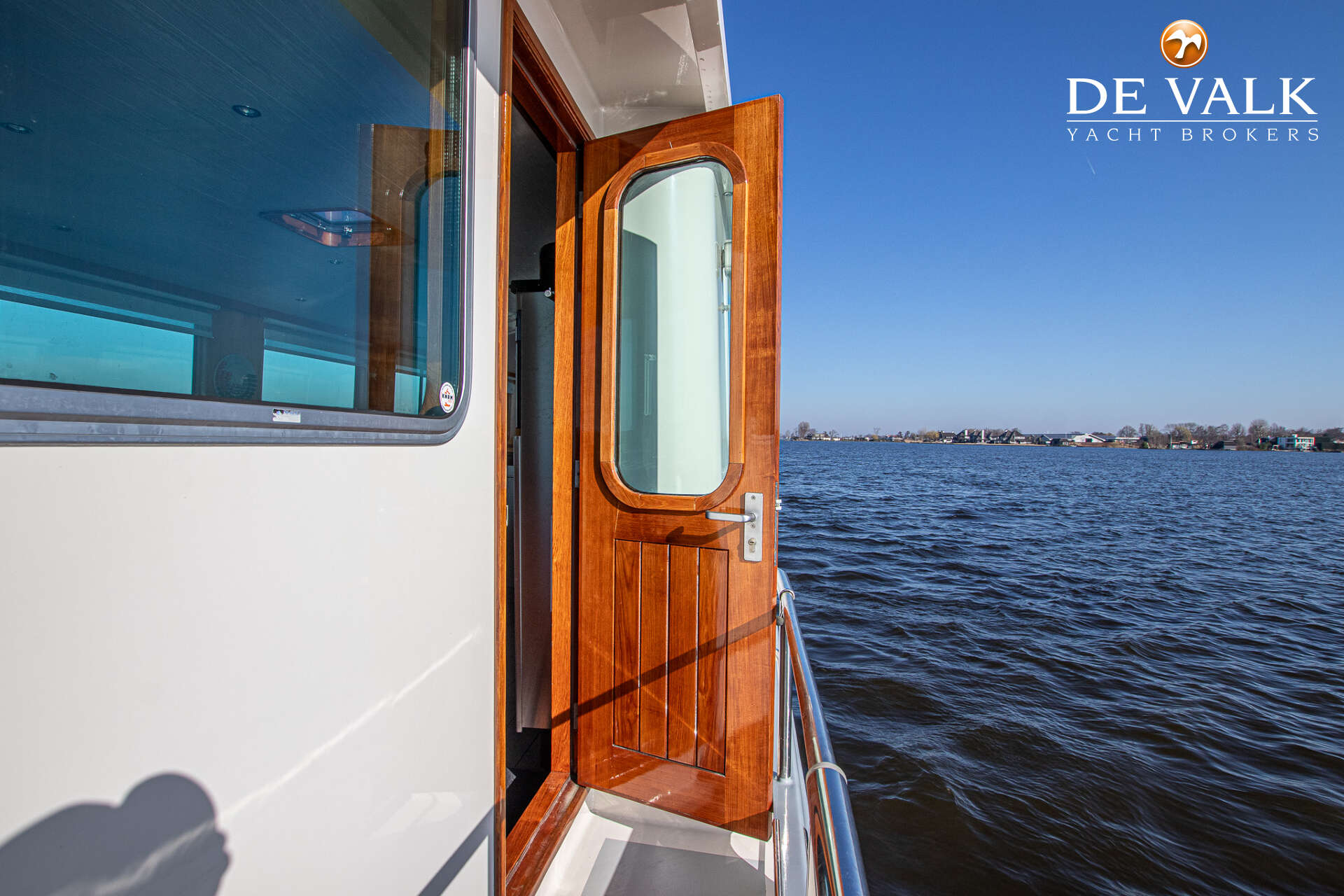 Custom Built Live Aboard 1800 — foto 17 van 45