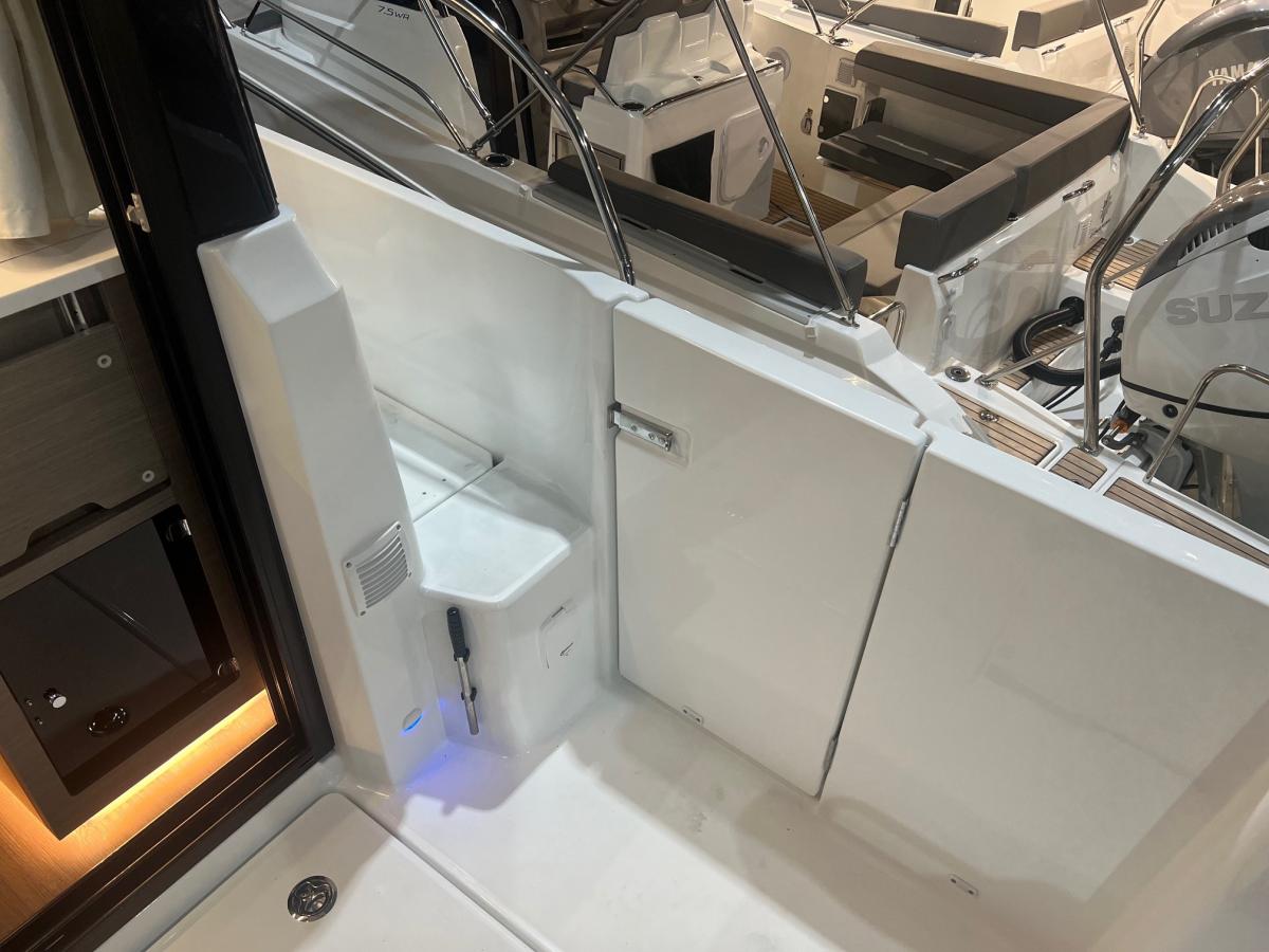 Jeanneau Merry Fisher 895 serie 2. Dit schip is aanwezig op de Yamaha stand van hiswa te water 2026. — foto 39 van 48