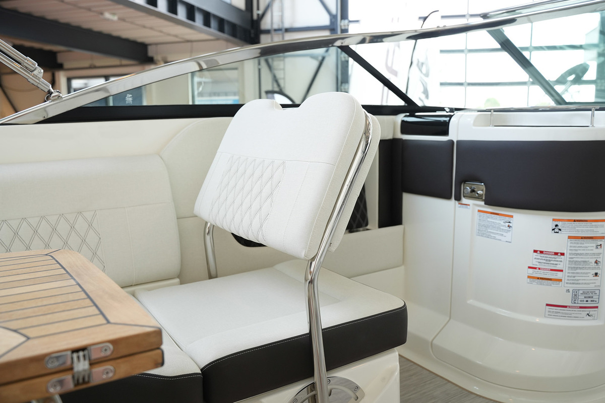 Sea Ray SLX 250 — foto 23 van 57