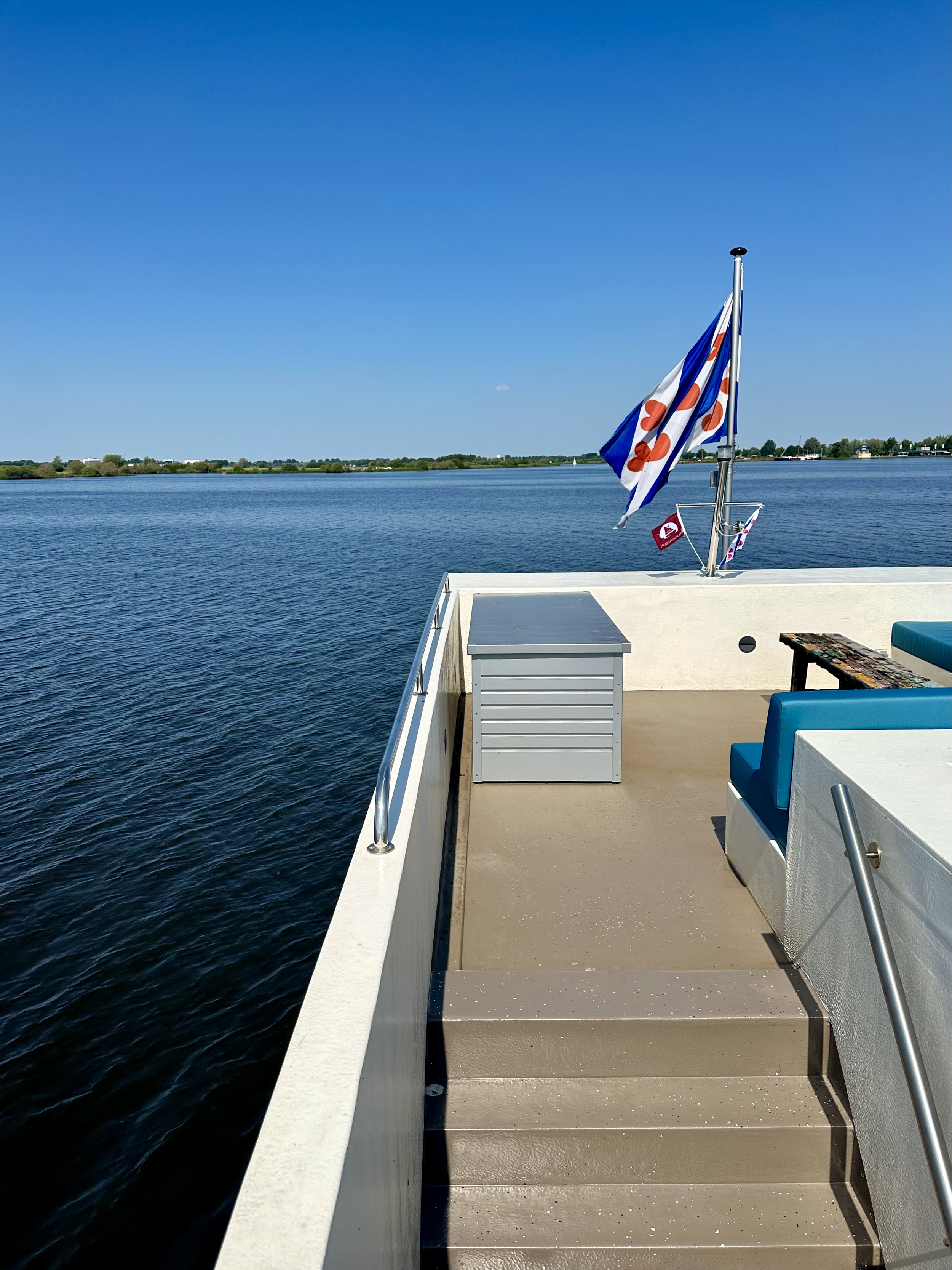HOMESHIP VaarLoft Volledig Elektrische Houseboat — foto 33 van 60