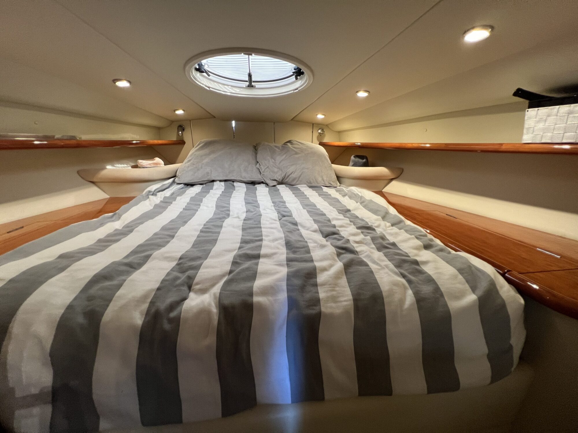 Sunseeker Superhawk 48 Cabrio — foto 11 van 48
