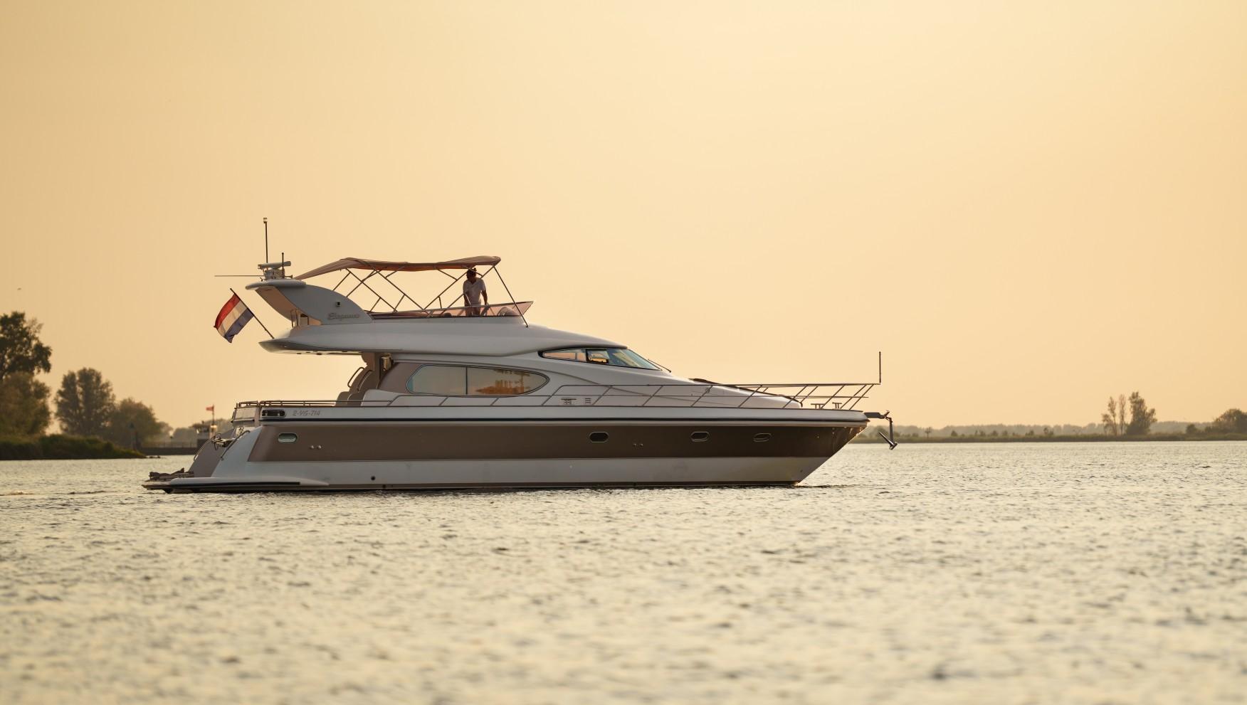 Elegance 54 — foto 62 van 75
